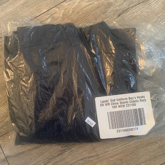 NWT LANDS' END BOYS STAIN/WRINKLE RESISTANT CHINO SHORTS CLASSIC NAVY 1OH - Picture 3 of 11